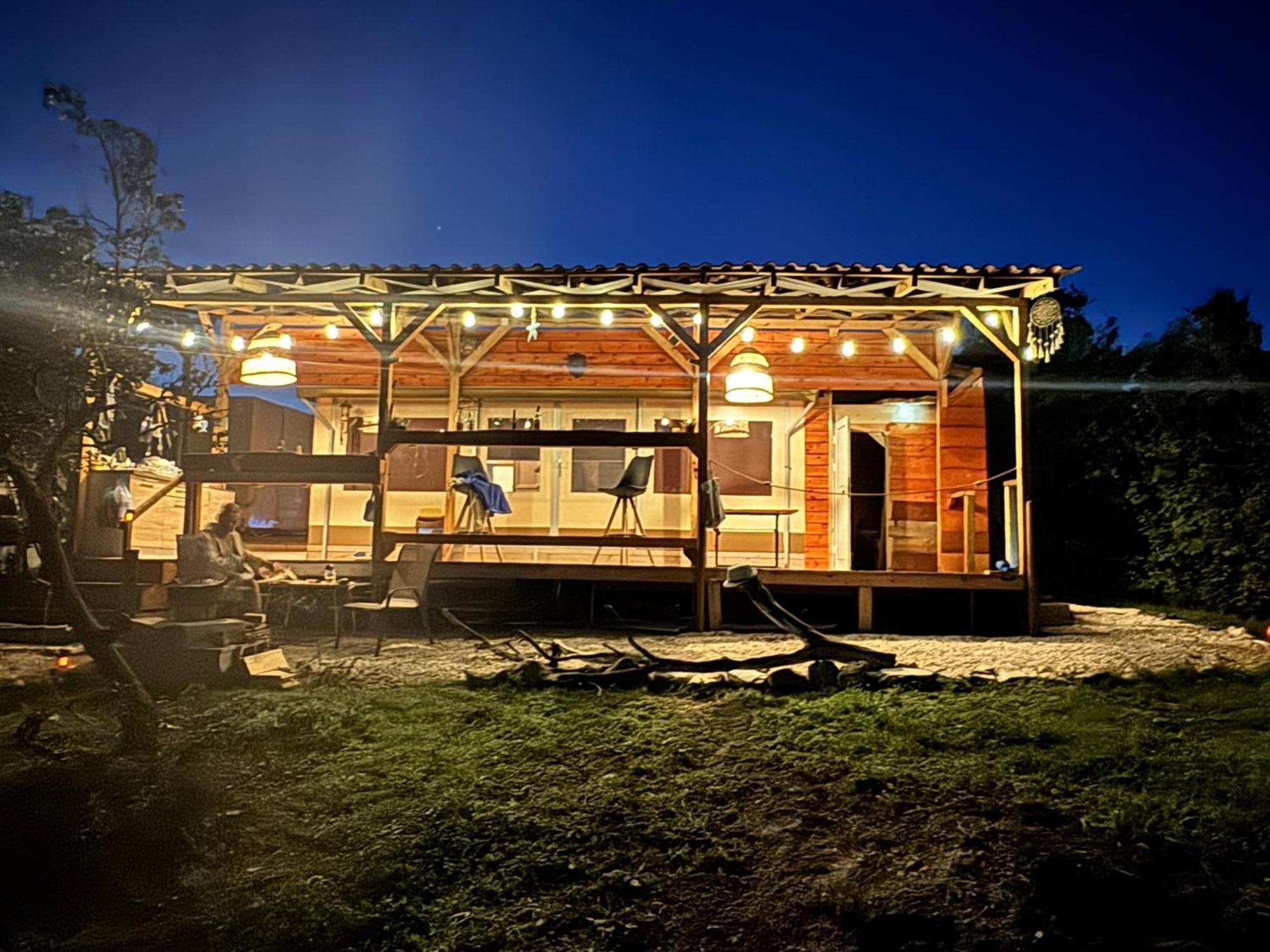 Karavana Tropicana Varna Exterior foto