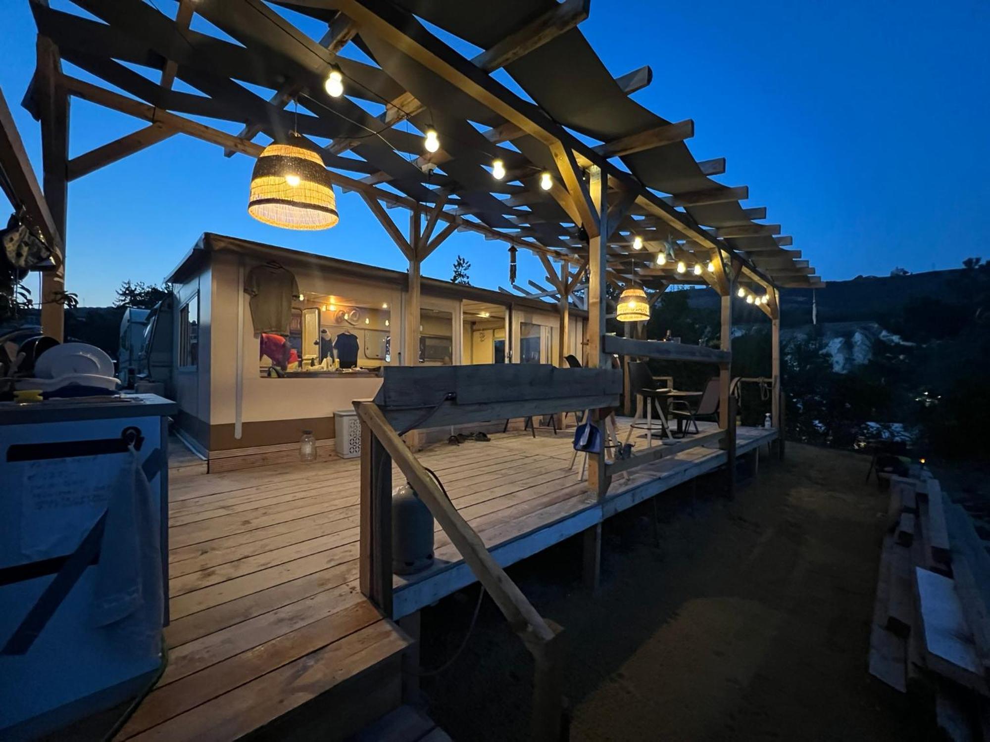Karavana Tropicana Varna Exterior foto